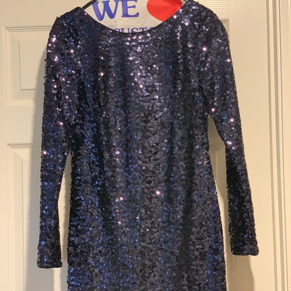 Jessica Simpson short sequin dress, long sleeves. - Picture 1 of 2